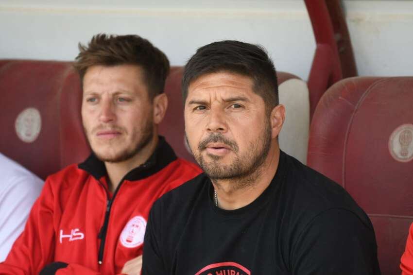 
    David Fernández (AC) y Juan Alejandro Abaurre, entrenador de HLH. / José Gutiérrez
   