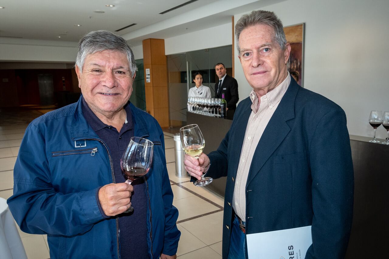 Héctor Giubetich y Daniel Mikej. - Foto: Ignacio Blanco / Los Andes