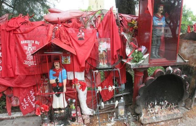 Quién fue el Gauchito Gil, por qué se lo identifica con el color rojo y qué le piden los devotos. Foto: Web.