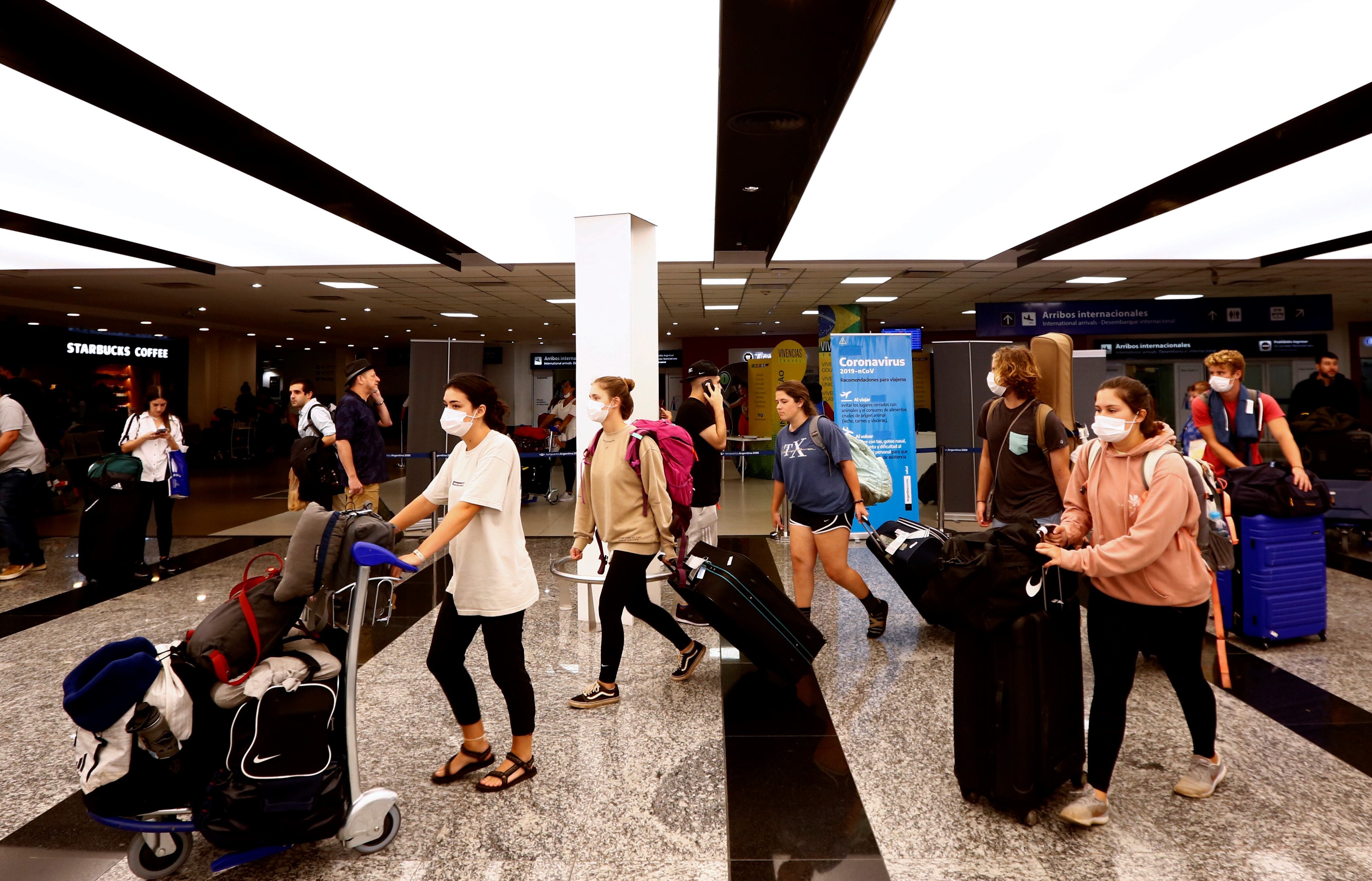 Aeropuerto de Ezeiza, el único lugar autorizado para vuelos desde y hacia el exterior (AP) 