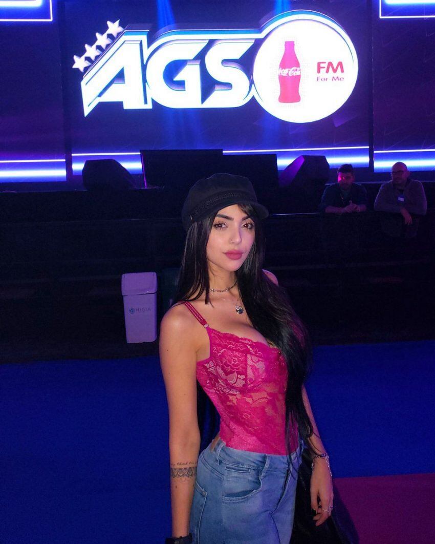 
    La Host de eSports Brasileña @NyviEstephan dijo presente en #ArGameShowForMe!
   