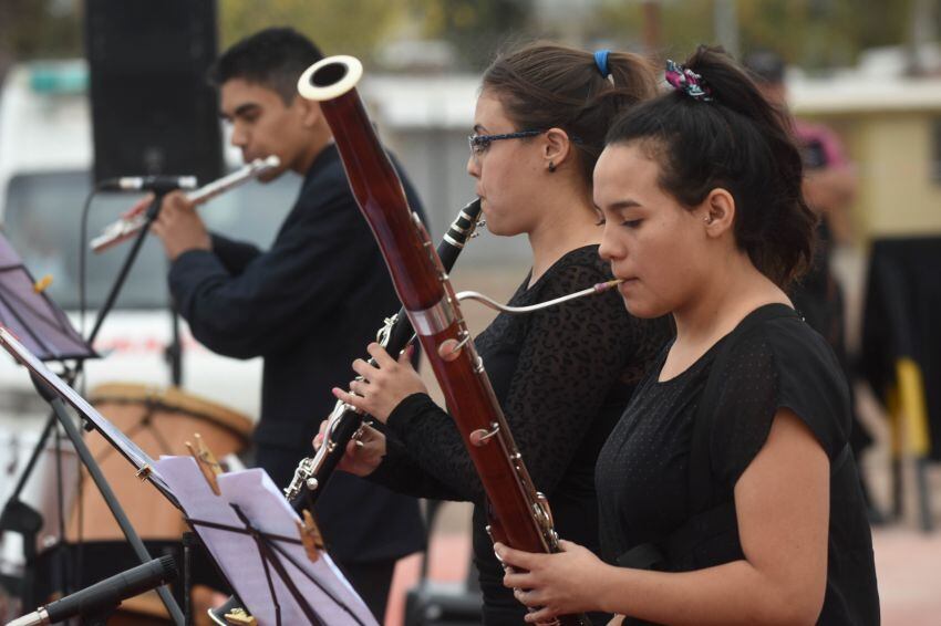 
Fagotista. Florencia empezó su formación en La Pitufónica y hoy estudia en la Escuela de Música. | Gustavo Rogé / Los Andes
   