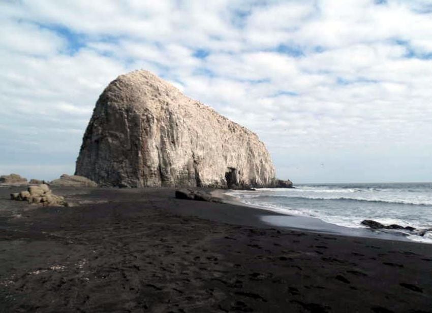 
    La Piedra de la Iglesia es la postal y el ícono de la ciudad.
   