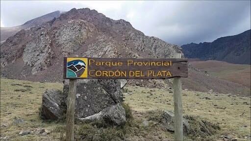 Un andinista encontró los dos cuerpos en la pared sur del Cerro El Plata este fin de semana. Por sus características, la ropa y el equipamiento; se cree que llevan más de 15 años congelados en el lugar. Foto: Archivo / Los Andes.