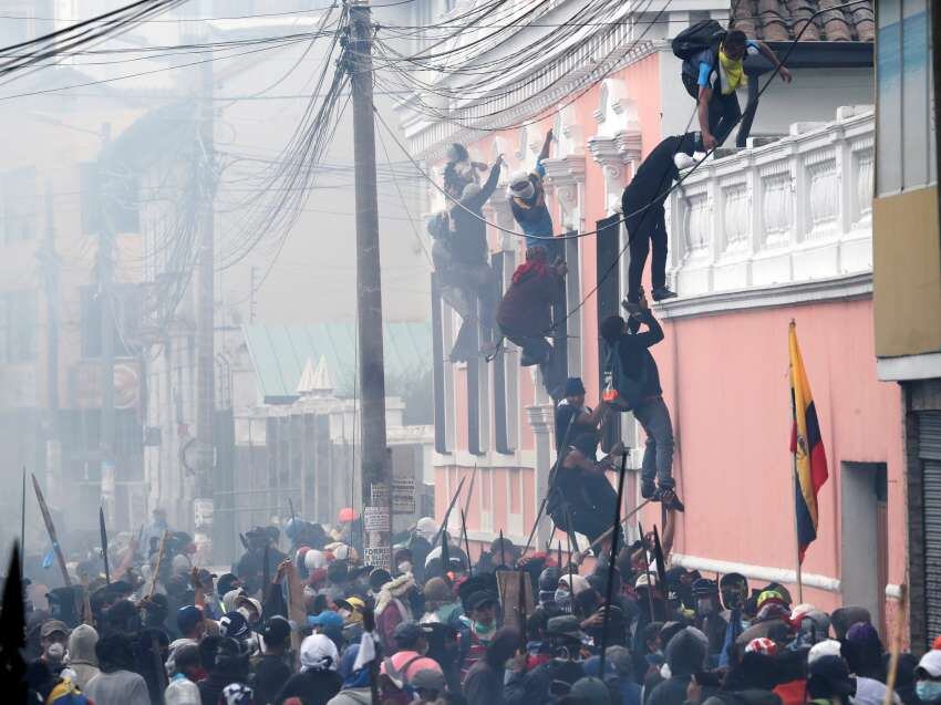 
Asamblea nacional. Los manifestantes pretendieron llegar hasta la sede del Parlamento. | AP
   