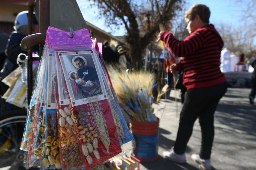 San Cayetano, el patrono del trabajo, el pan y la paz al que miles de mendocinos acuden cada año a venerar. 