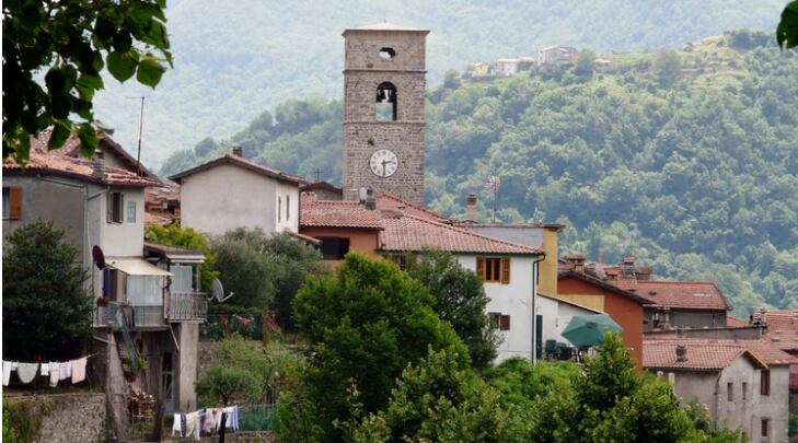 
    En Lucca viven menos de 800 personas
   