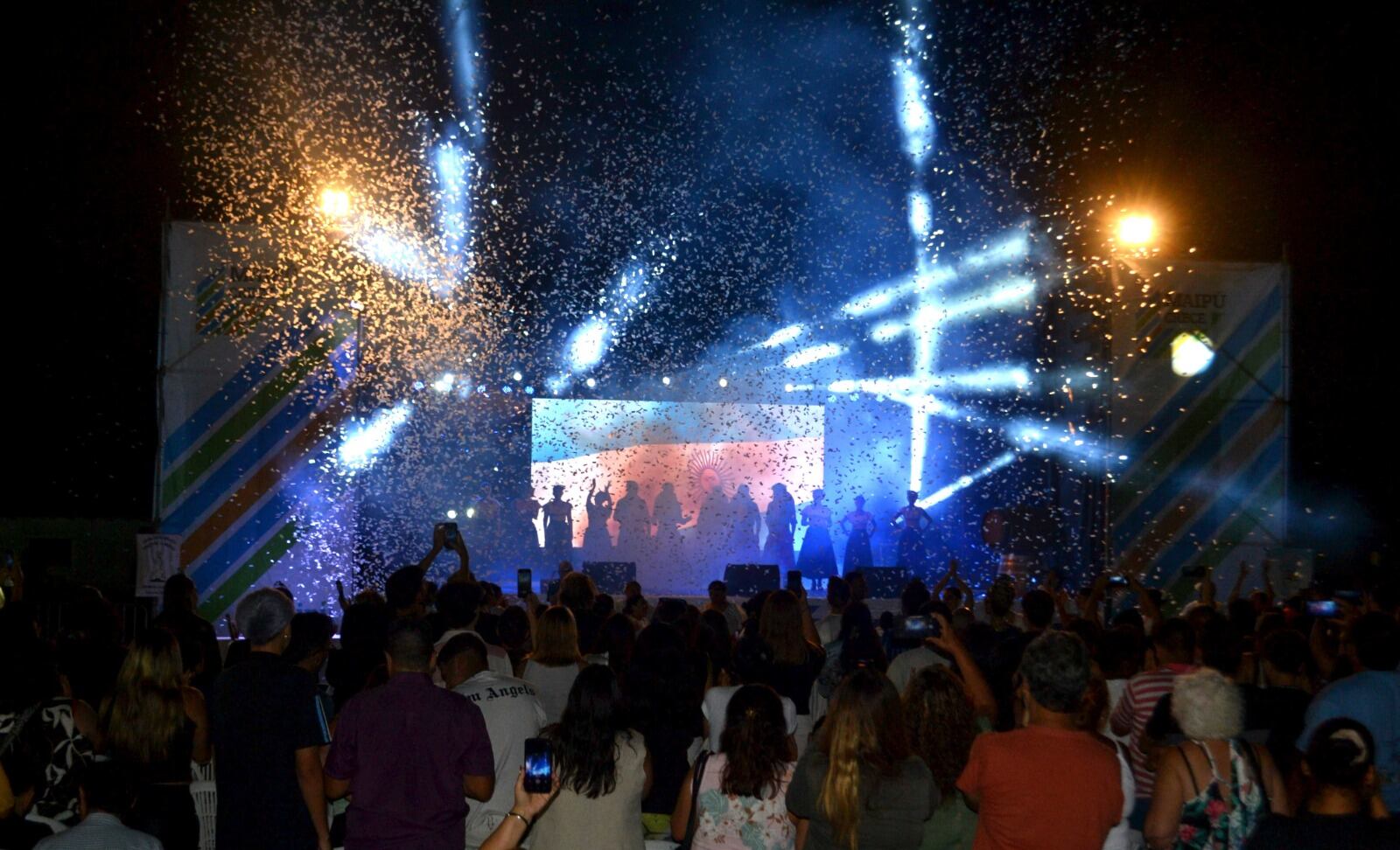 Maipú coronó a sus primeras tres reinas distritales