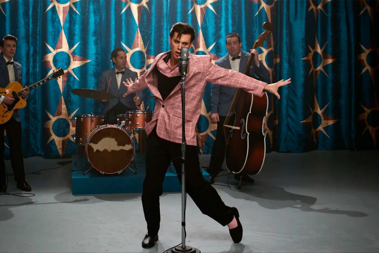 Austin Butler como Elvis Presley