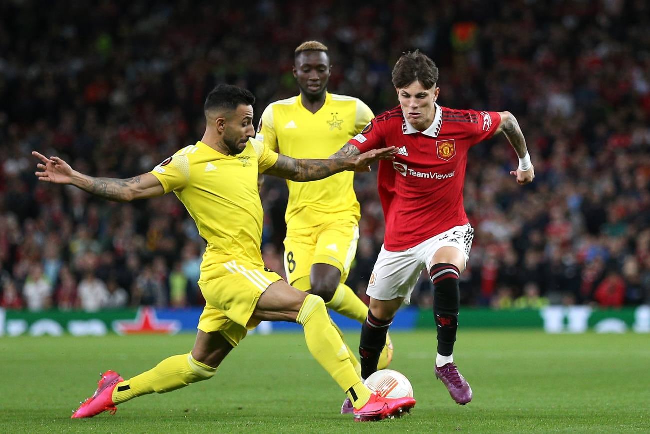 Alejandro Garnacho jugando la Europa League de titular (AP)