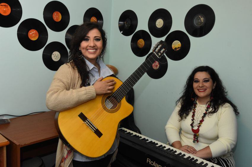 
Hermanas Abraham. Marianela y Betiana están nominadas por su disco “Atemporales”. | Gustavo Rogé / Los Andes
   