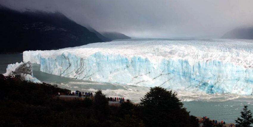 
    El glaciar Perito Moreno en el Parque Nacional Los Glaciares, Santa Cruz (Walter Díaz/AFP).
   