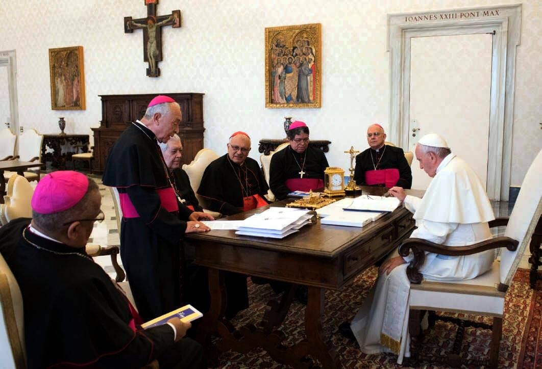 Reunión de obispos de Venezuela cuando pudieron al Papa Francisco mediar ante la crisis hace un par de años.