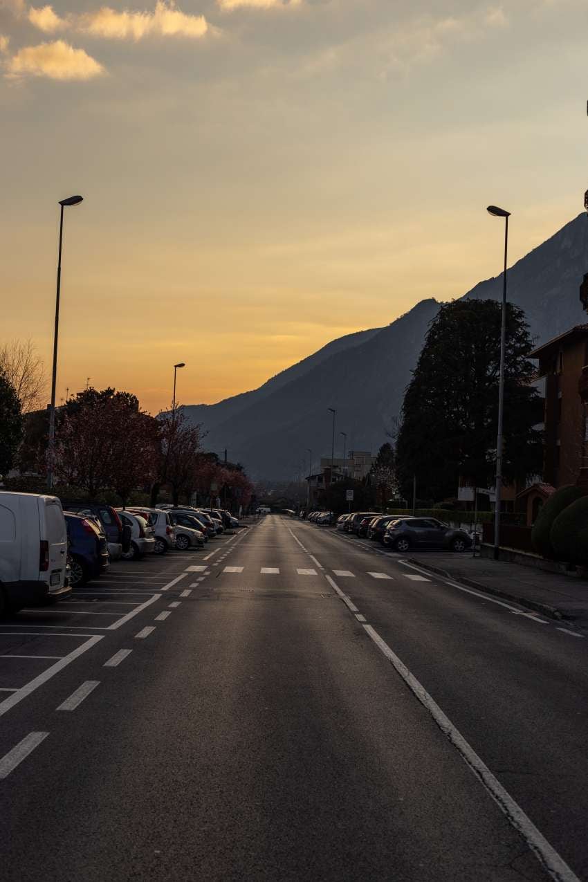 
Calles vacías y sin autos en Malgrate, provincia de Lecco. | Gentileza Marcos Fini
   