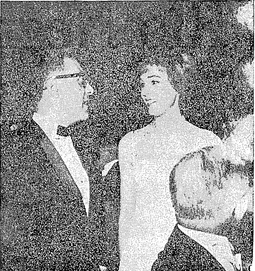 
    Antonio Di Benedetto junto a Julie Andrews en la ceremonia de 1965. / Foto: Archivo Los Andes
   