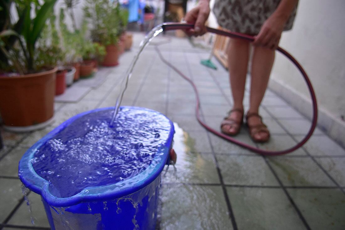 En Mendoza se derrochan unos 220 litros de agua por día por persona. 