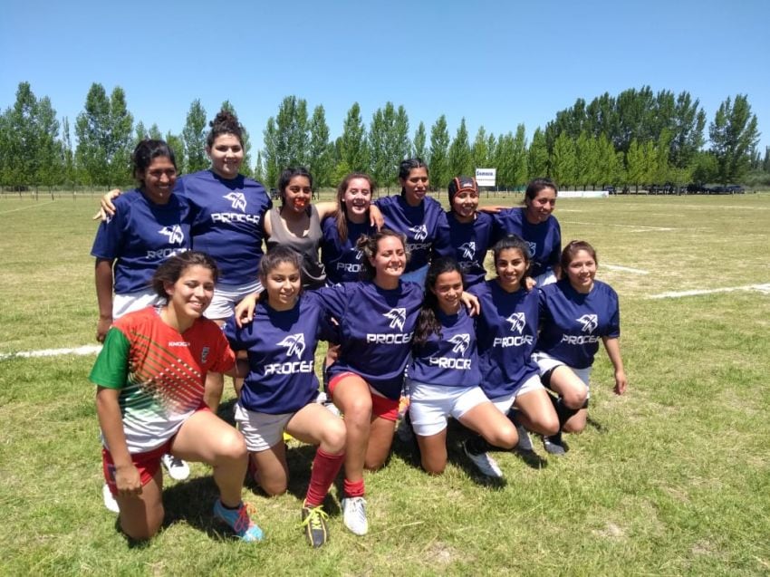 
    Tupungato se entrena en el Polideportivo Francisco Rizzo. Las mayores de martes y jueves a las 21 y los sábados a las 15.
   