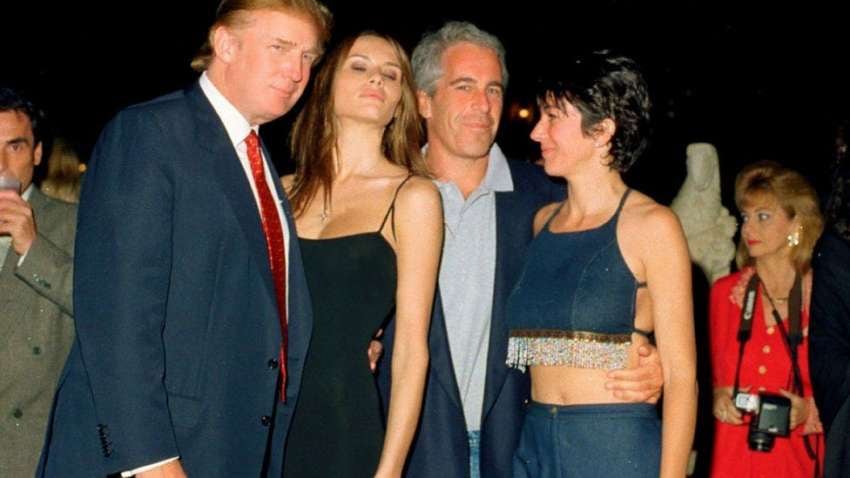 
En el año 2000. Epstein, en una imagen con Donald Trump. | AP
   