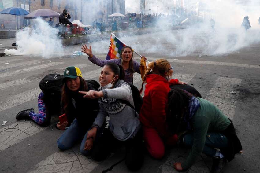 
Desde las zonas rurales de Bolivia llegan cada vez más gente a La Paz para manifestarse | AP
   