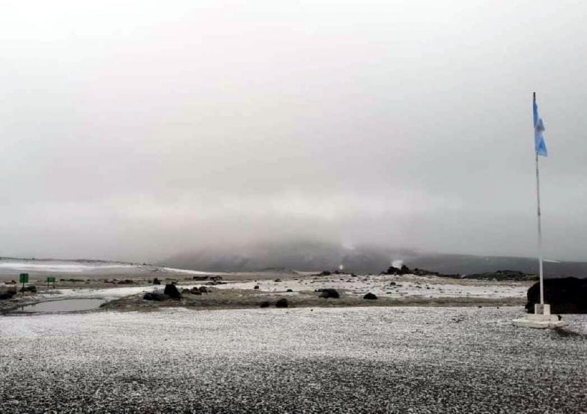 
Imagen panorámica del Paso Vergara. Ayer nevó en este sector del sur provincial y en Las Leñas. | Gentileza / Gendarmería Nacional
   