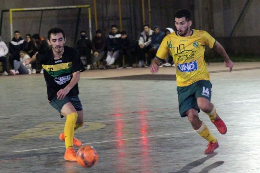 
    El clásico de Cementista. Fotos: Santiago Tagua.
   