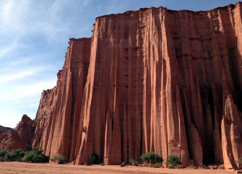 
    Las increíbles formaciones del Parque Nacional Talampaya, en La Rioja.
   