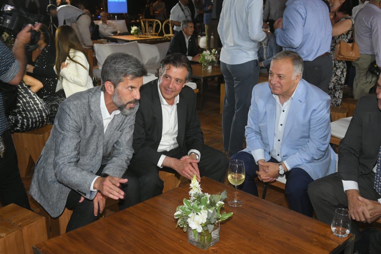 El intendente de Capital, Ulpiano Suárez, junto al ministro de Gobierno Víctor Ibáñez y el procurador de la Corte, Alejandro Gullé. Foto: Ignacio Blanco / Los Andes