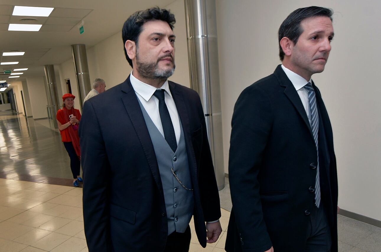 Los abogados Cristian Vayra Leiton y Agustín Magdalena, son la querella representan a la víctima Verónica Macías | Foto: Los Andes
