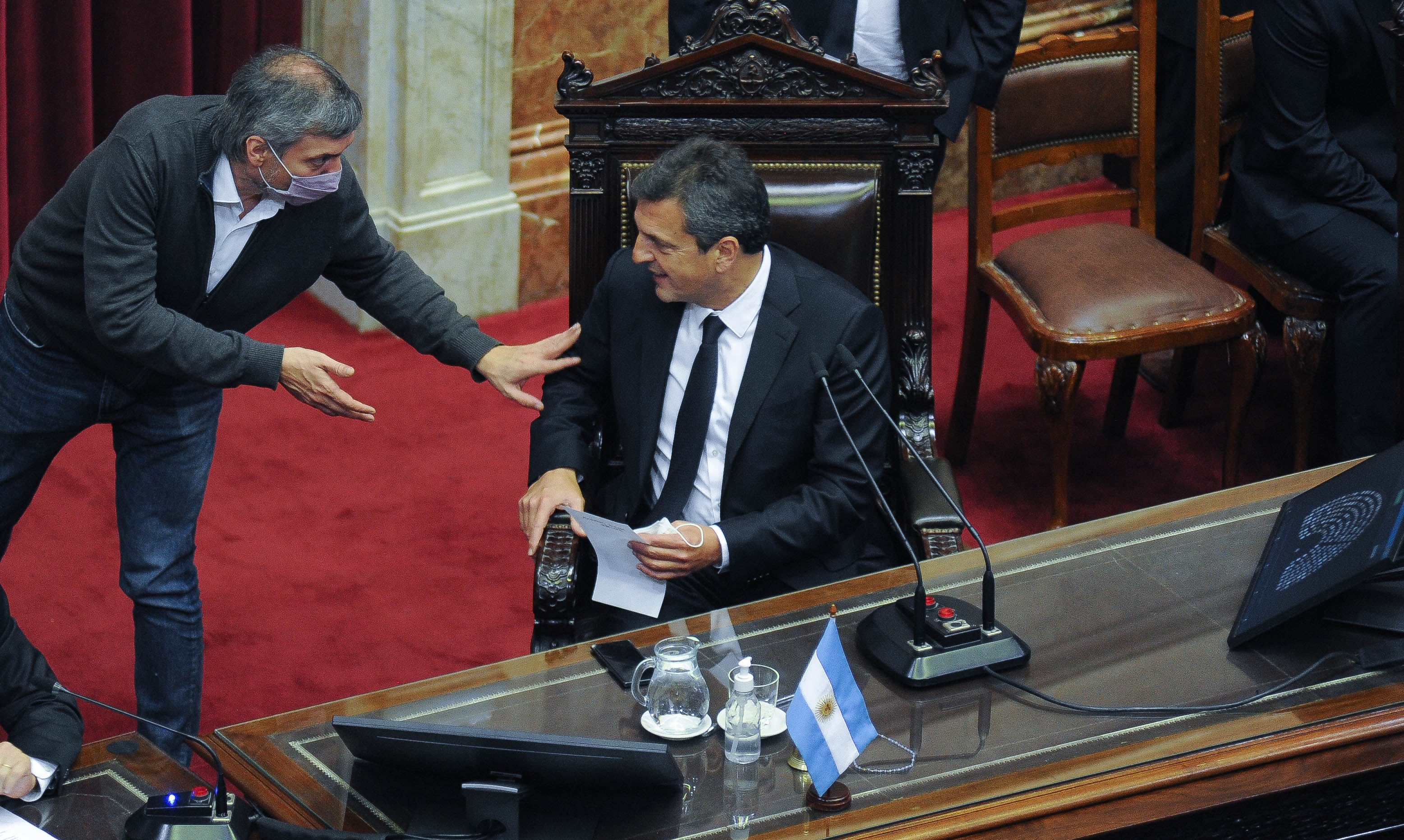 Máximo Kirchner, jefe del bloque de FdT en Diputados, y Sergio Massa - Foto: Federico López Claro