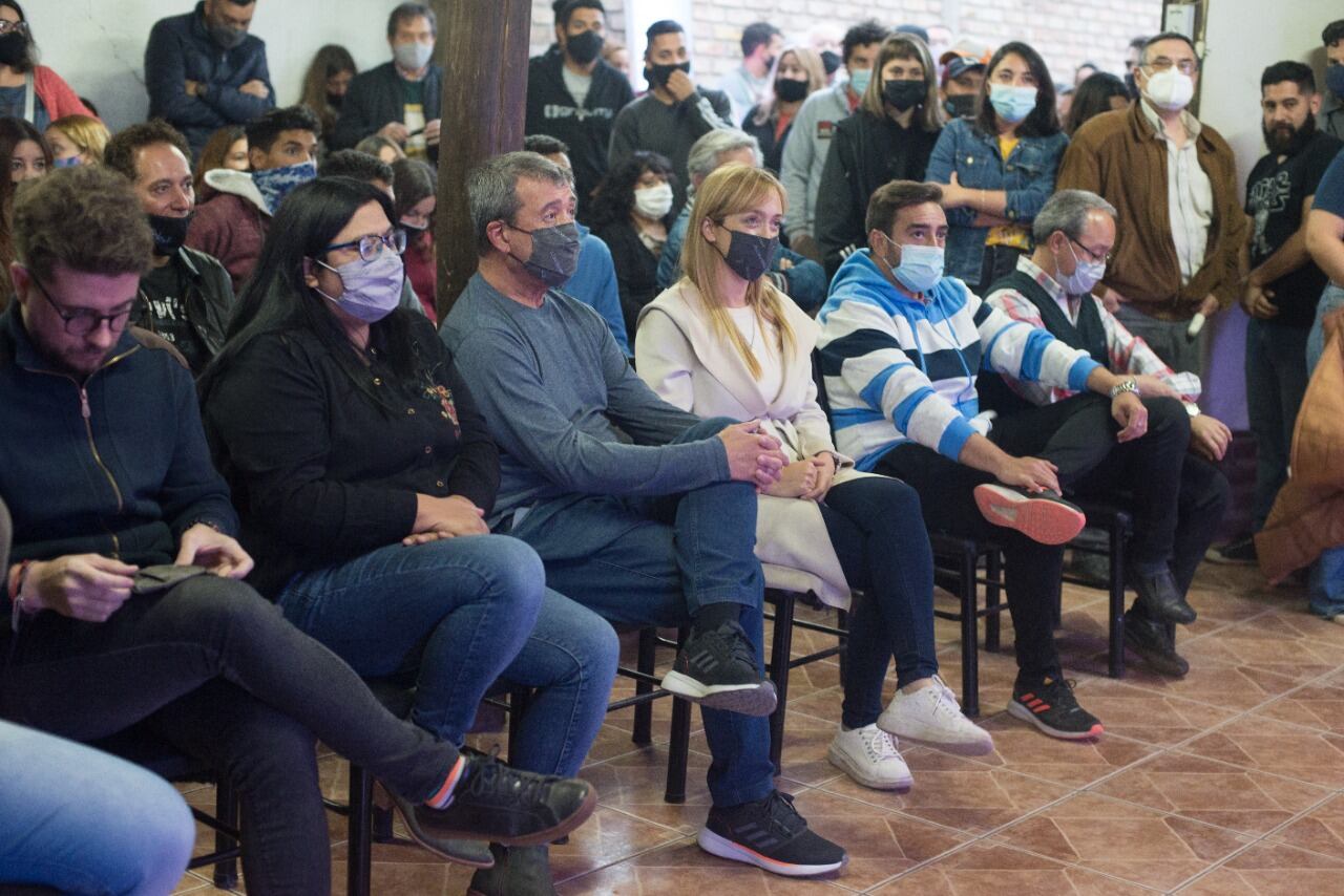 Adolfo Bermejo y Anabel Fernández Sagasti hicieron campaña en el Este.