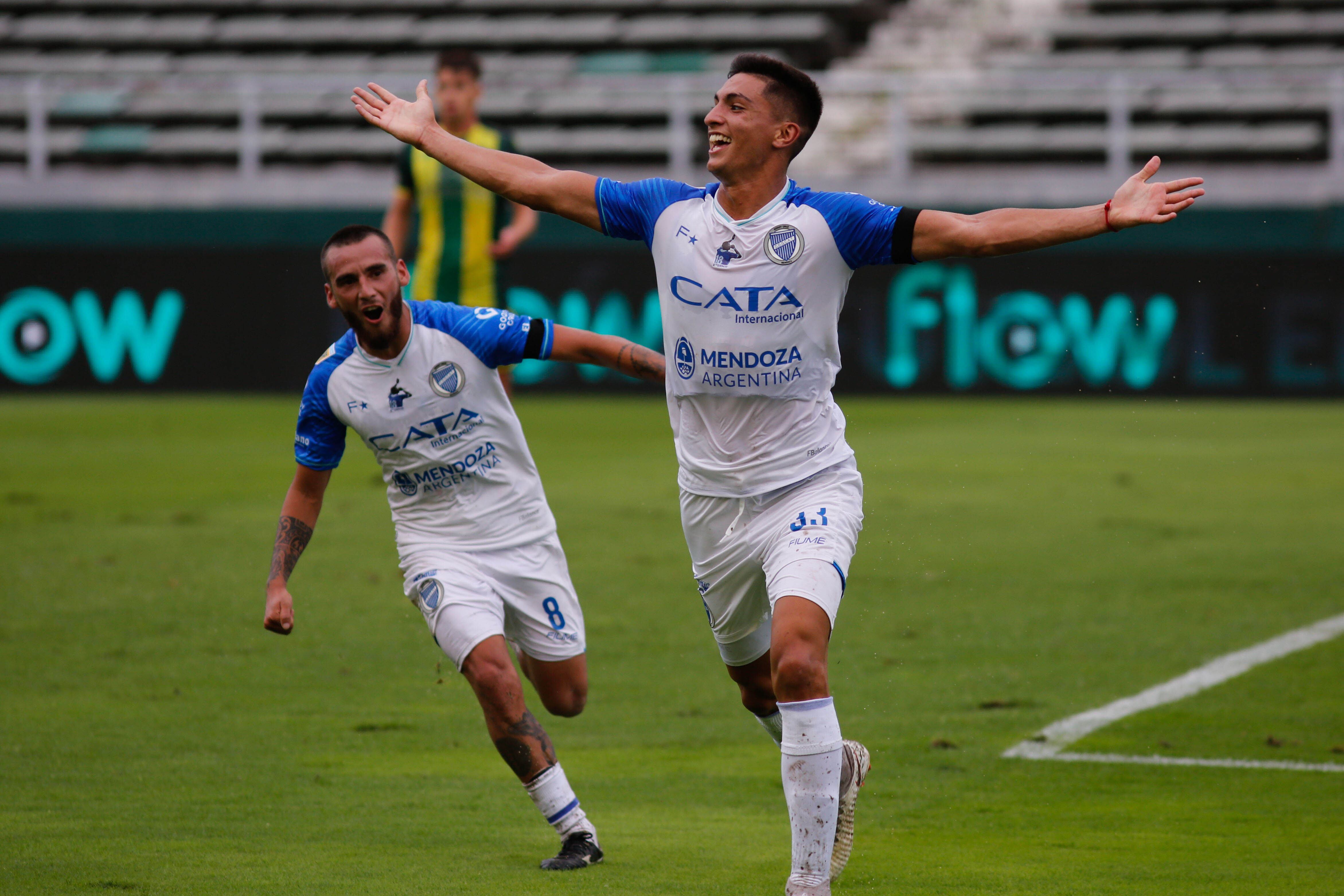 Triunfazo del Tomba ante Aldosivi en el debut de la Copa de la Liga Profesional de Fútbol. / Telam. 