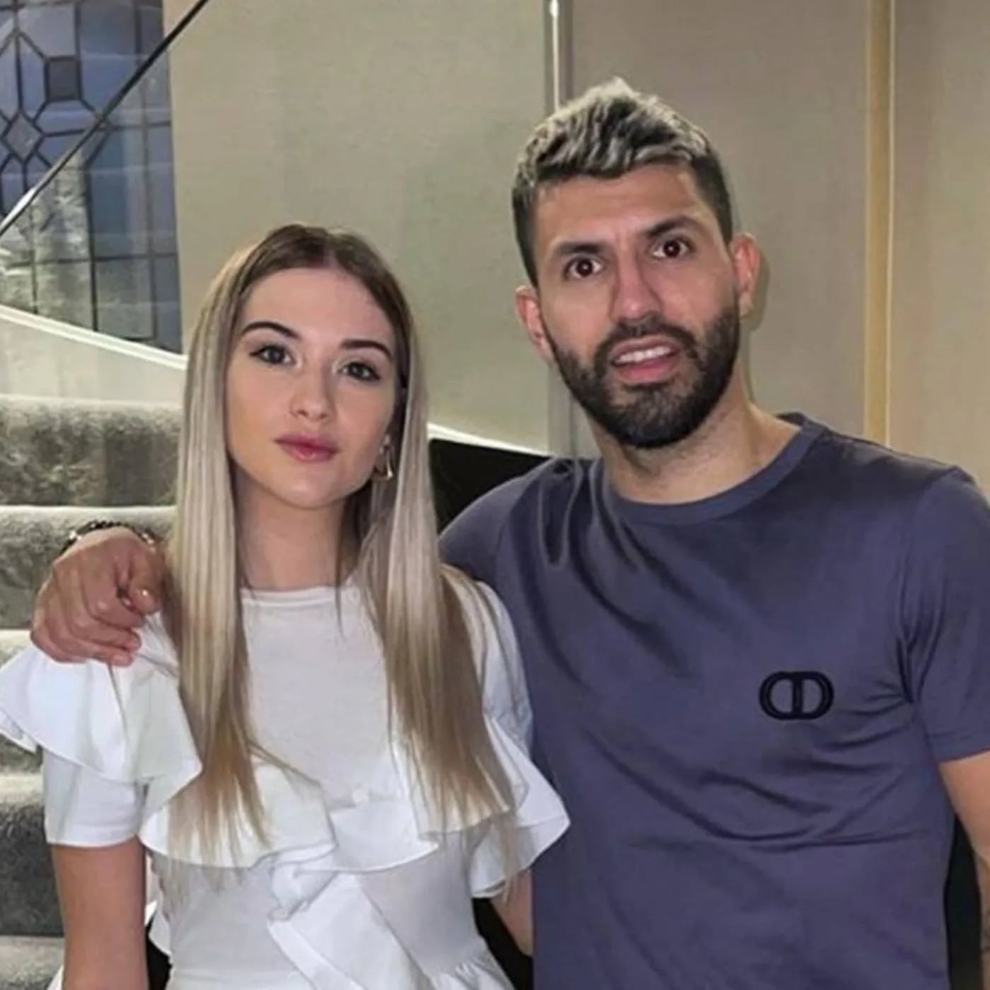 Kun Agüero y su pareja.