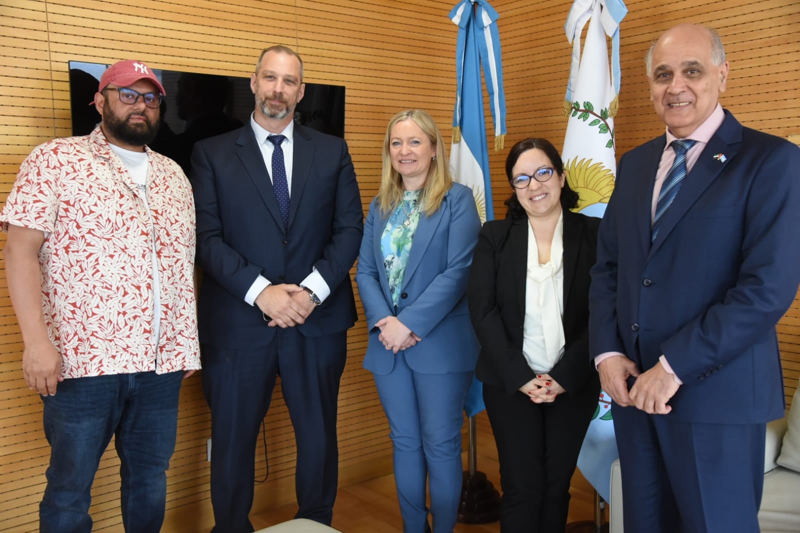 Miembros de la Cámara de Emiratos estuvieron con la vicegobernadora, Hebe Casado.