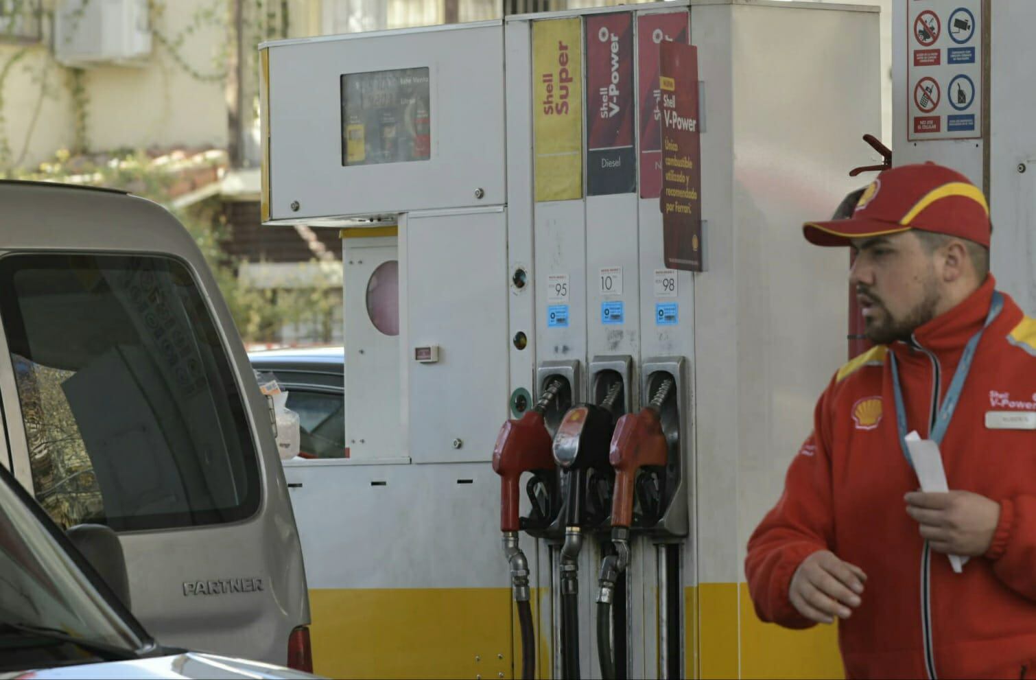 Por segunda vez en agosto, Shell aumentó el precio de los combustibles (Orlando Pelichotti / Los Andes)