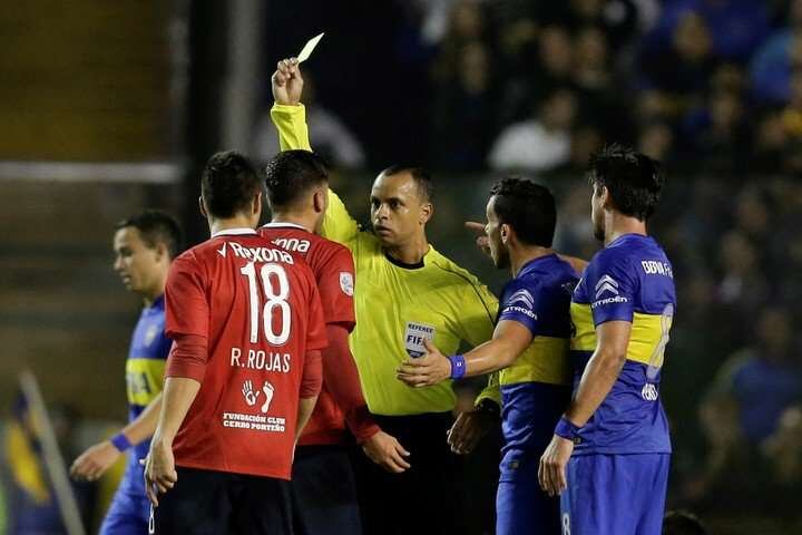 
Wilton Pereira Sampaio arbitando River.  | Gentileza.
   