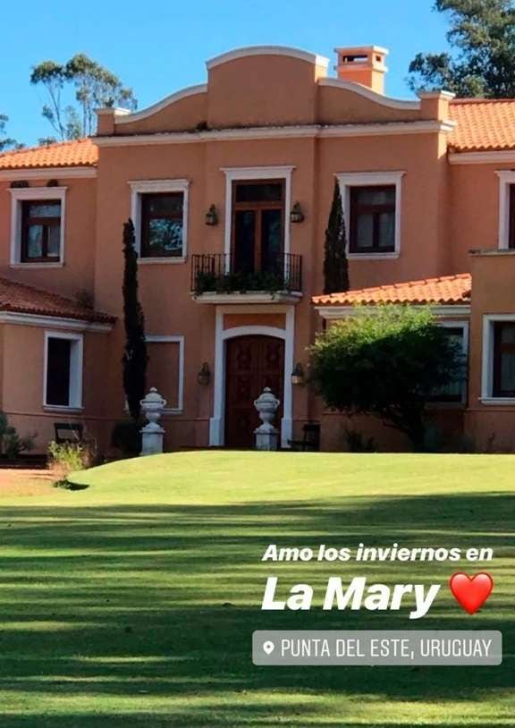 
    La Mary
   