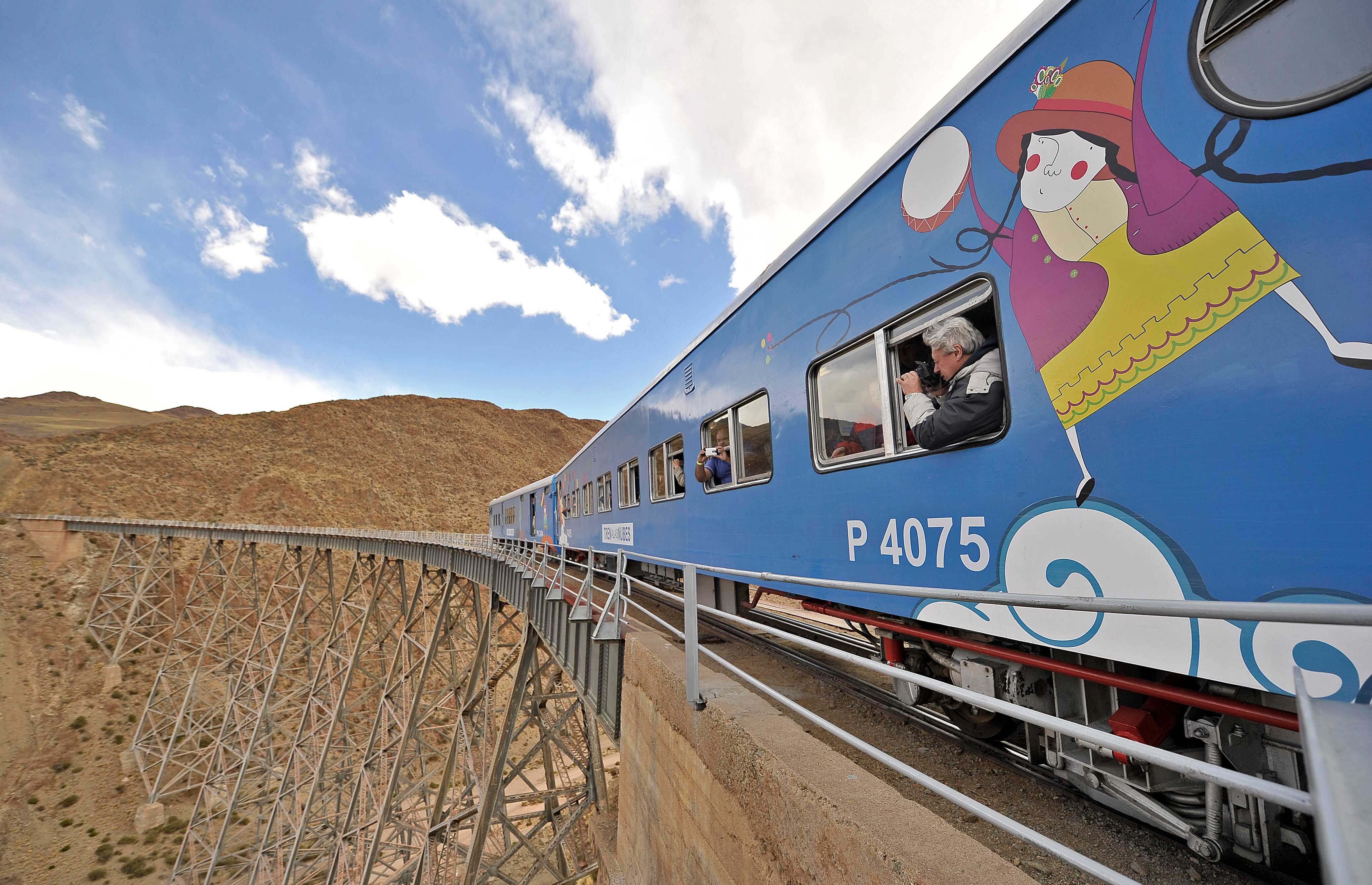 El proyecto del Tren a las Nubes fue ideado a finales del siglo XIX y comenzó su construcción en 1920, de la mano del Ingeniero Richard Fontain Maury. La formación logró hacer su primer viaje turístico en 1972. Foto: Gentileza Secretaría de Turismo de Salta.