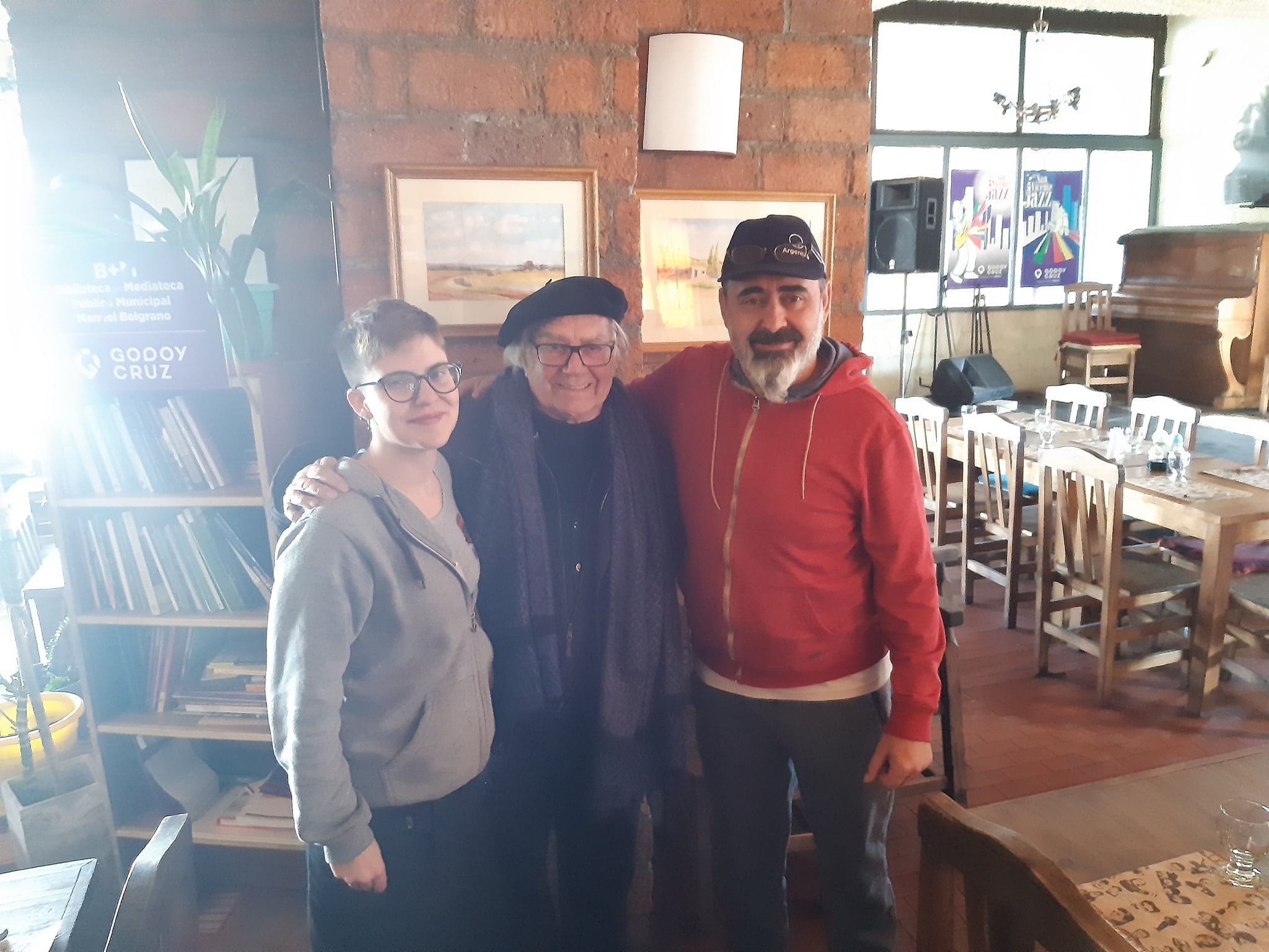 Adolfo Pérez Esquivel, de visita en la cantina que cerró sus puertas el domingo.