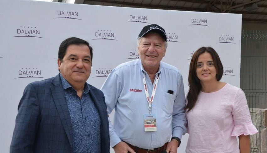 
    Julio Cortes, Alejandra Gallardo y Bicho Boverman 
   