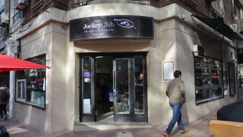 
El Jockey Club. El histórico café que fue robado este lunes. | Archivo / Los Andes
   