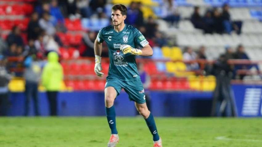 
    Rodrigo Rey llegó desde Pachuca para ser el cuarto arquero que utilizó Godoy Cruz en la última Superliga.
   