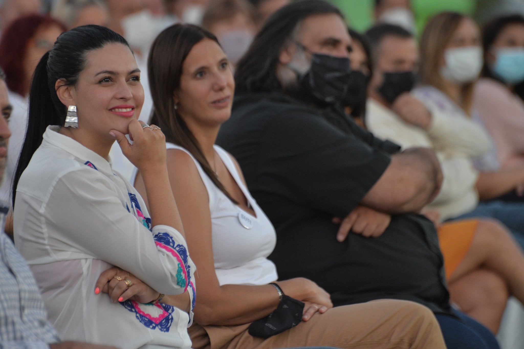 Flor Destéfanis, Marisa Uceda y Roberto Baradel junto a las nuevas autoridades del SUTE.