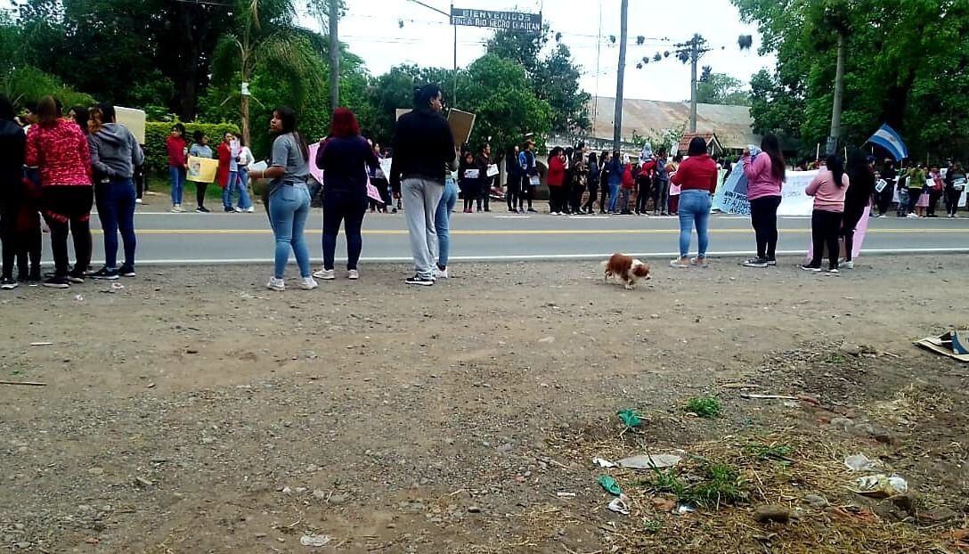 Uno de los reclamos hechos por la familia y amigos de Evelin en la ruta 34. (Foto: Gentileza).