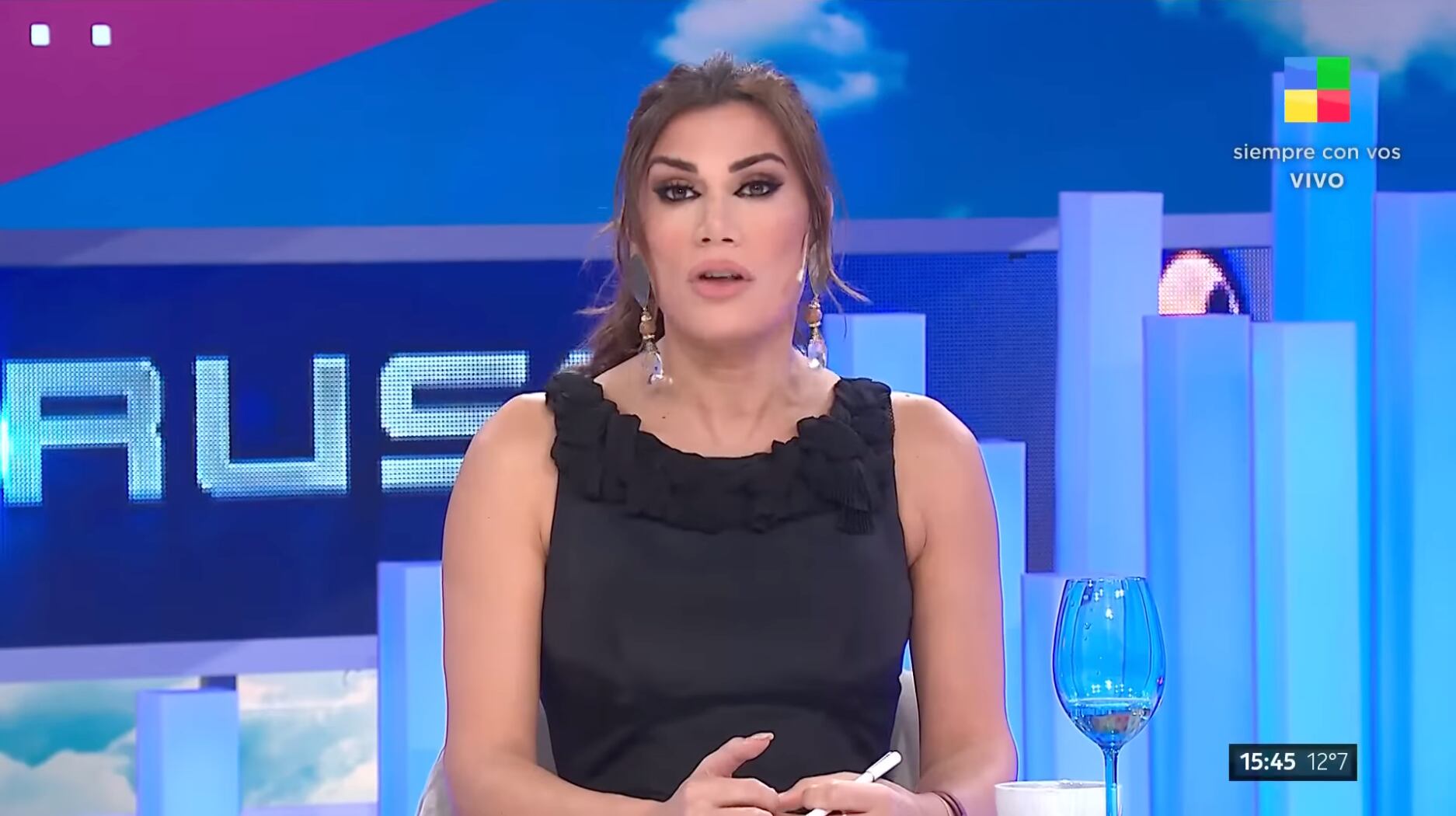 Florencia de la V hablando en Intrusos sobre lo sucedido con Mariana Genesio, que también fue discriminada hace tiempo. 