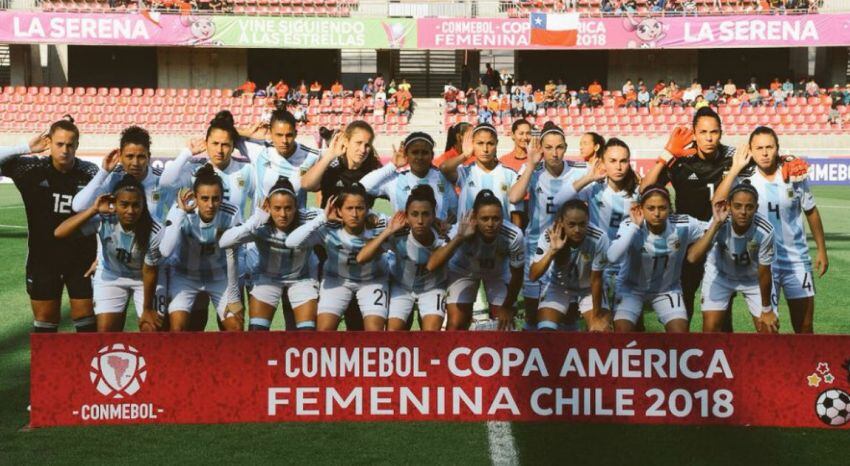 
    Tras los reclamos realizados por la Selección, después de disputar la Copa América 2018 en Chile, las chicas lograron algunas mejoras para poder entrenarse.
   