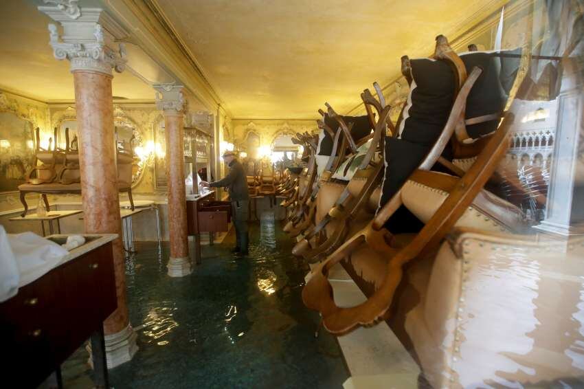 
El fenómeno del "agua alta" en Venecia alcanzó a las 22.50 de ayer los 187  | AP
   