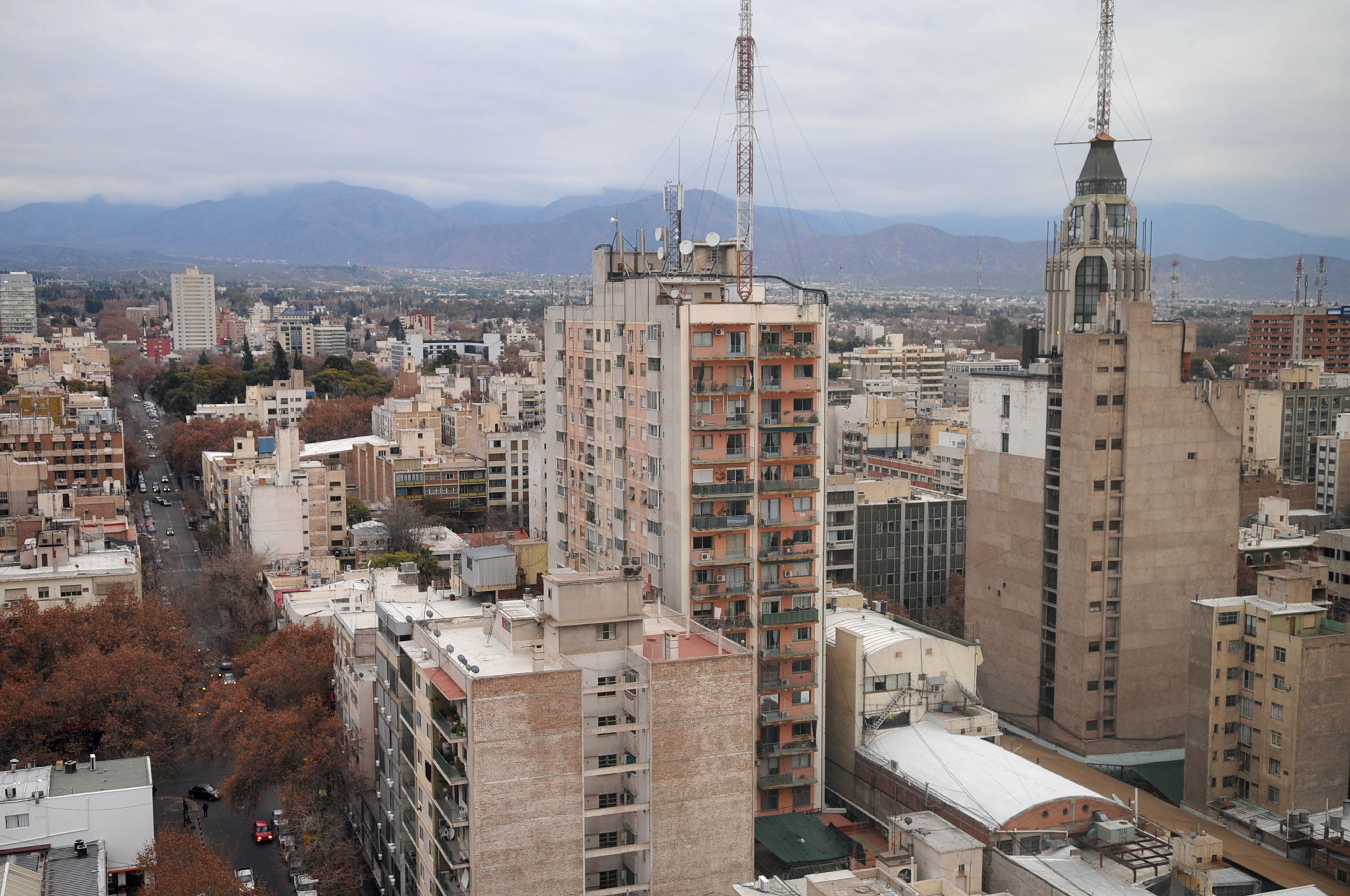 Los últimos sismos se percibieron con fuerza en el Gran Mendoza -  Orlando Pelichotti / Los Andes