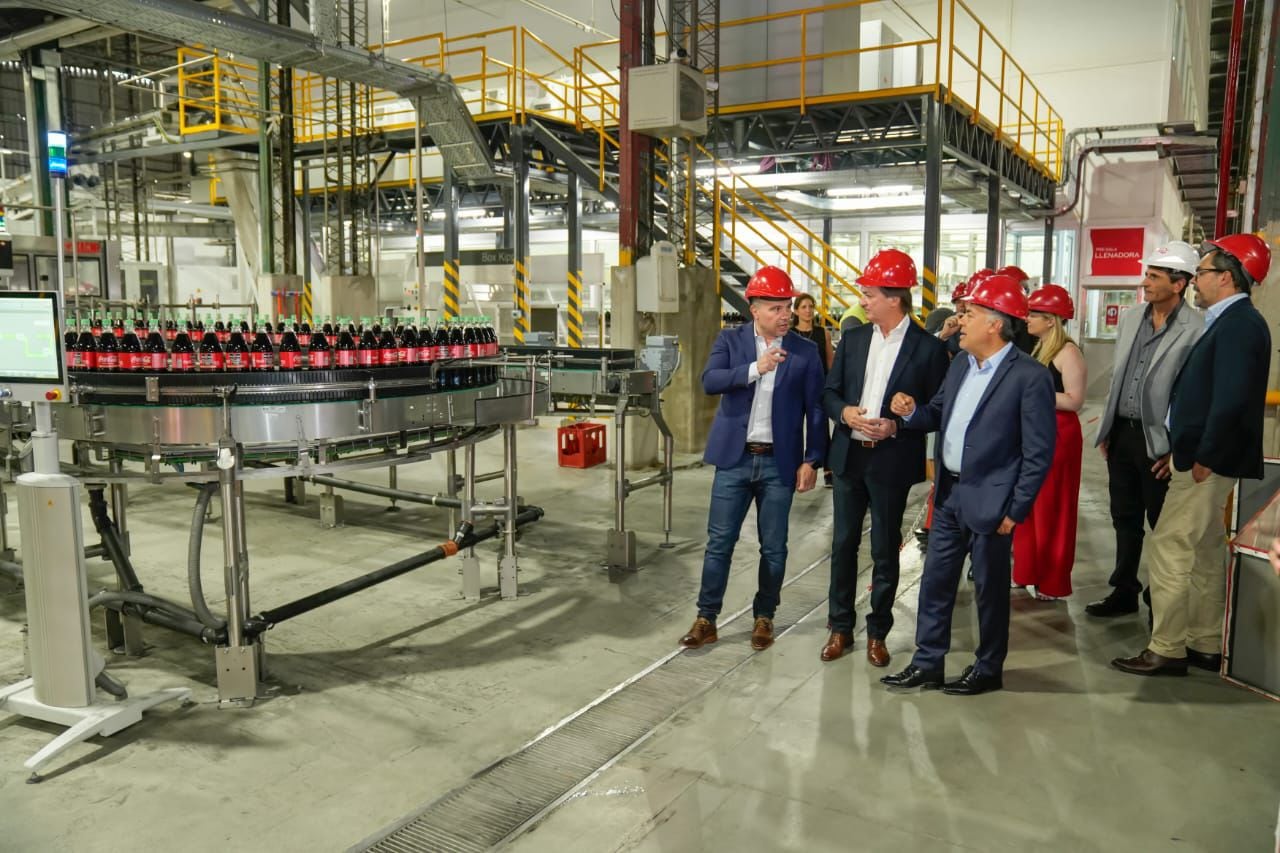 Con una inversión de 40 millones de dólares,  Coca-Cola Andina Argentina inaugura una nueva línea de envases  retornables en Mendoza