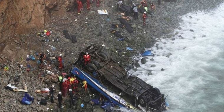 El accidente dejó varios fallecidos y lesionados.