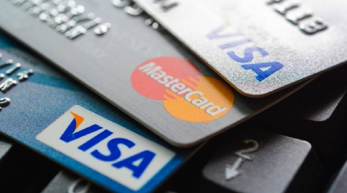 Visa y Mastercard deberán reembolsar USD 1.797 por cobrar tarifas ilegales en cajeros automáticos: los requisitos